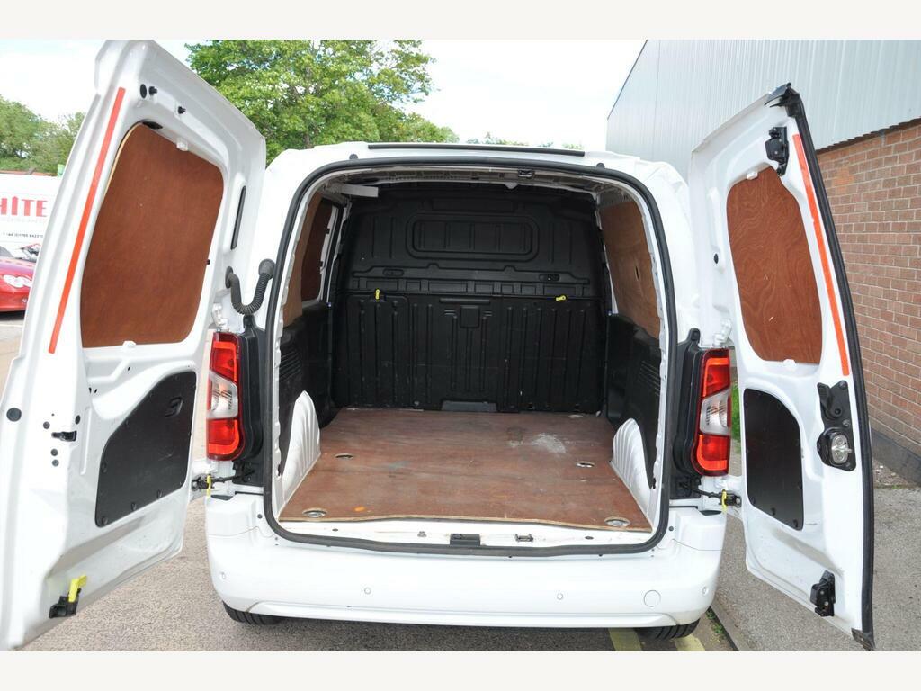 Vauxhall Combo 1.5 Turbo D 2300 Sportive L1 H1 Euro 6 White #6