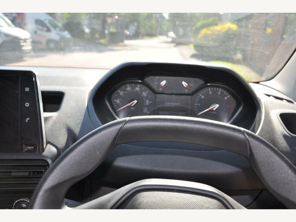 Peugeot Partner Mpv White #8