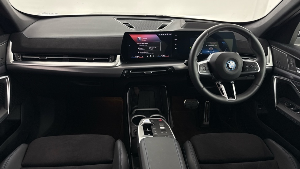 BMW iX1 Ix1 Edrive20 M Sport YE75UKA  #3
