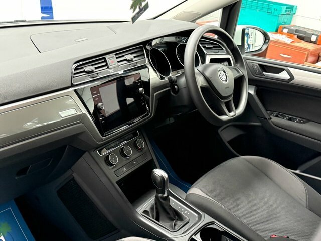 Volkswagen Touran Tdi S Mpv White #4