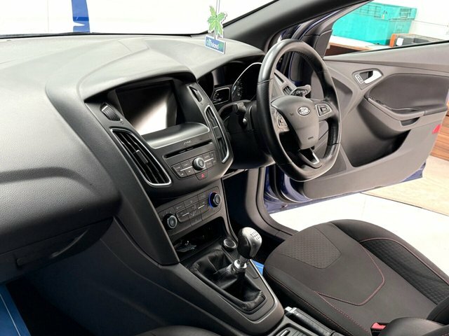 Ford Focus Ecoboost St-line Hatchback GM17HCG Blue #4