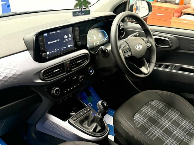 Hyundai I10 Premium Hatchback Green #3