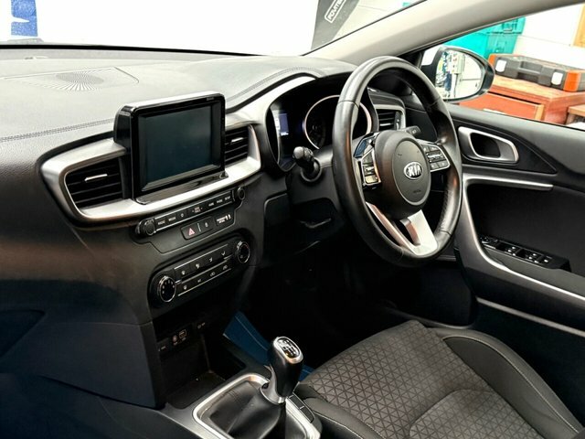 Kia Ceed T-gdi Eco 2 Hatchback White #4