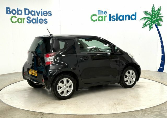 Toyota IQ Vvt-i Hatchback Red #6