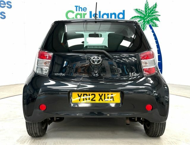 Toyota IQ Vvt-i Hatchback Red #5