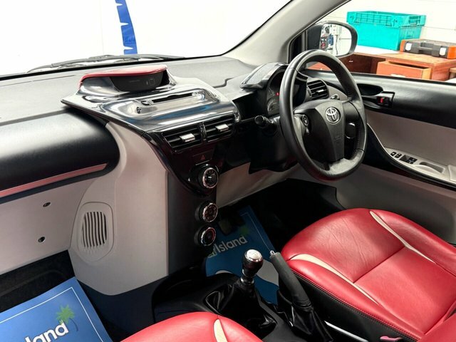 Toyota IQ Vvt-i Hatchback Red #4
