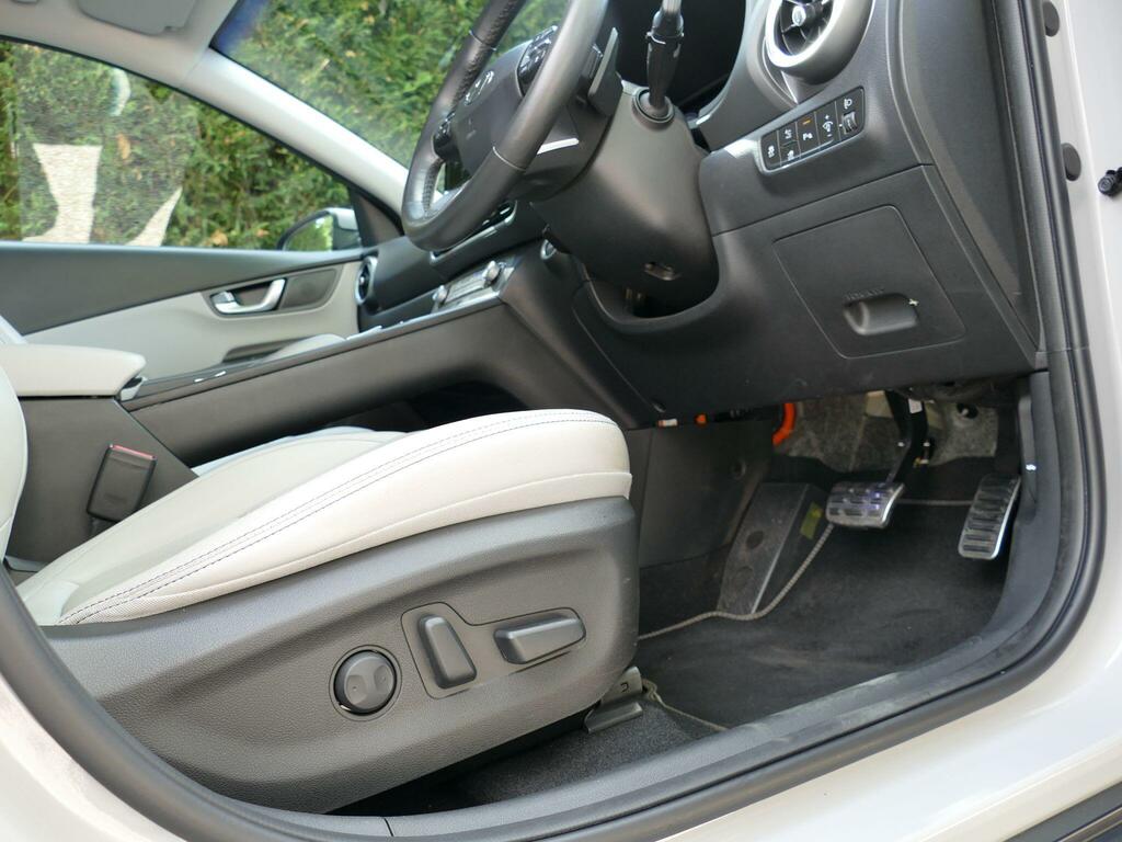 Hyundai Kona Premium Grey #26