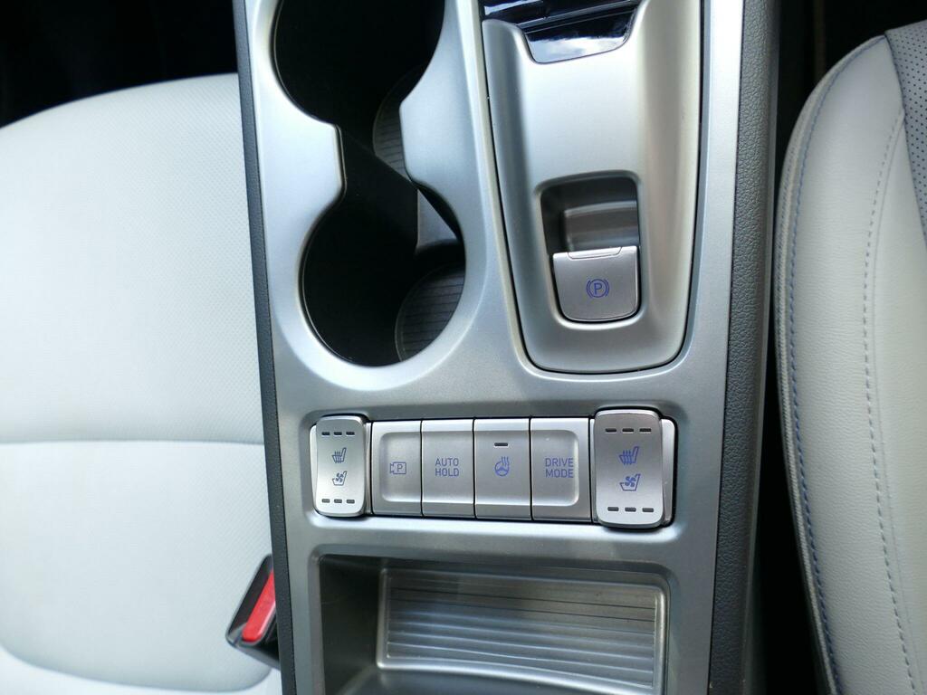 Hyundai Kona Premium Grey #25