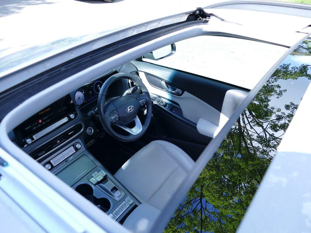 Hyundai Kona Premium Grey #43