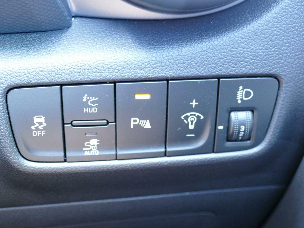Hyundai Kona Premium Grey #63