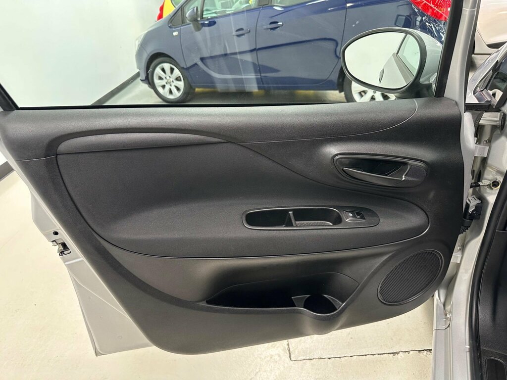 Fiat Punto Hatchback Grey #40