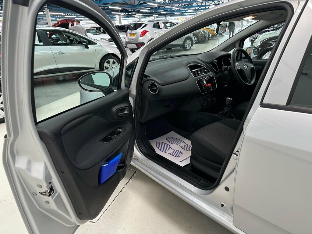 Fiat Punto Hatchback Grey #39