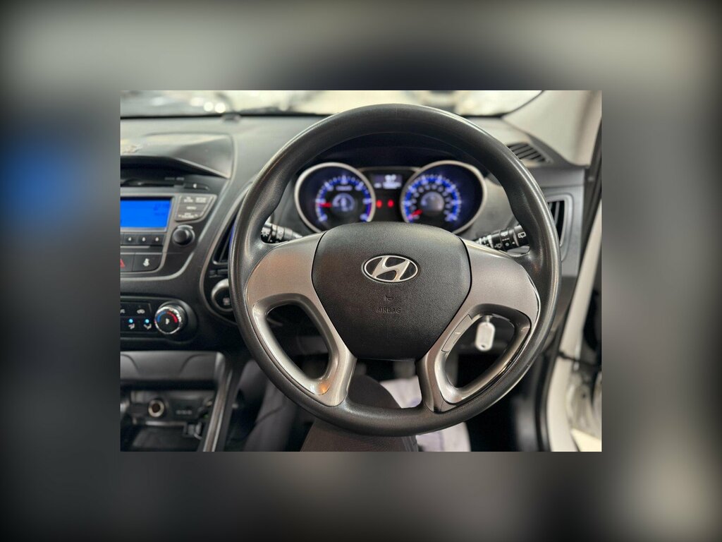 Hyundai Ix35 Estate White #26