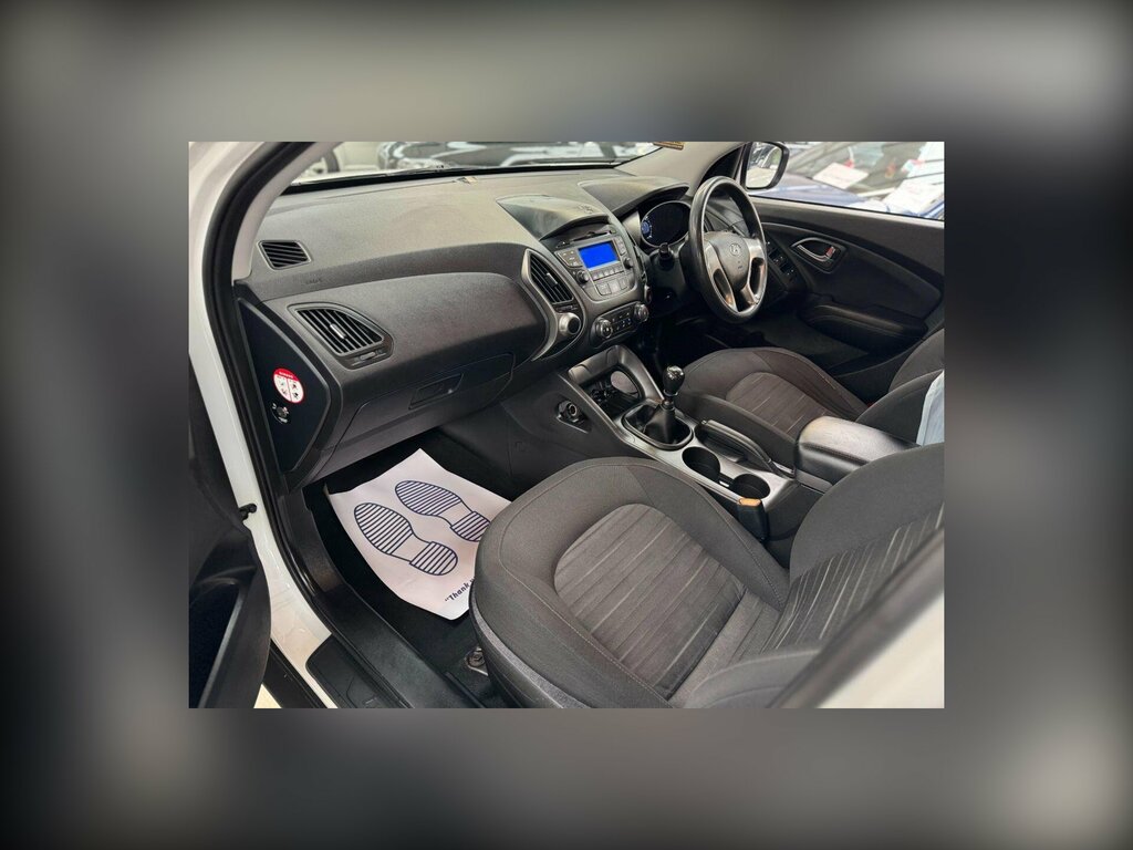 Hyundai Ix35 Estate White #10