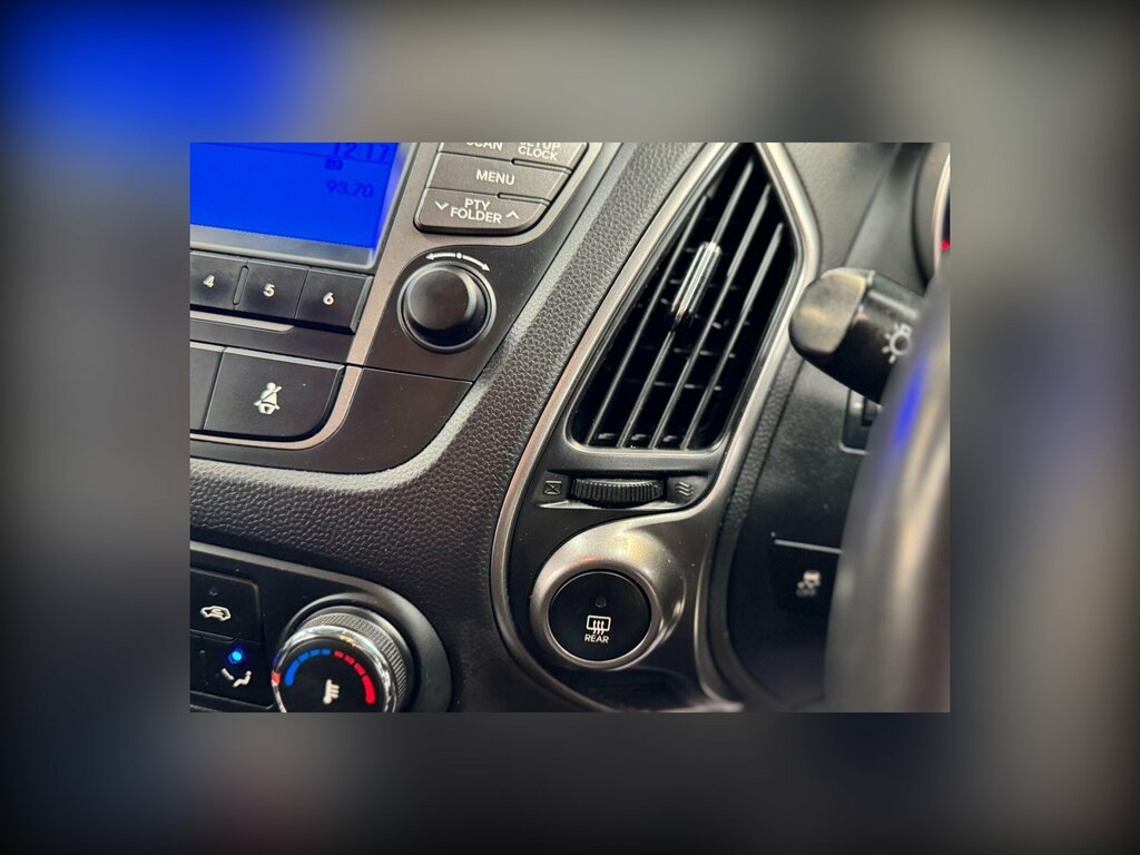 Hyundai Ix35 Estate White #19