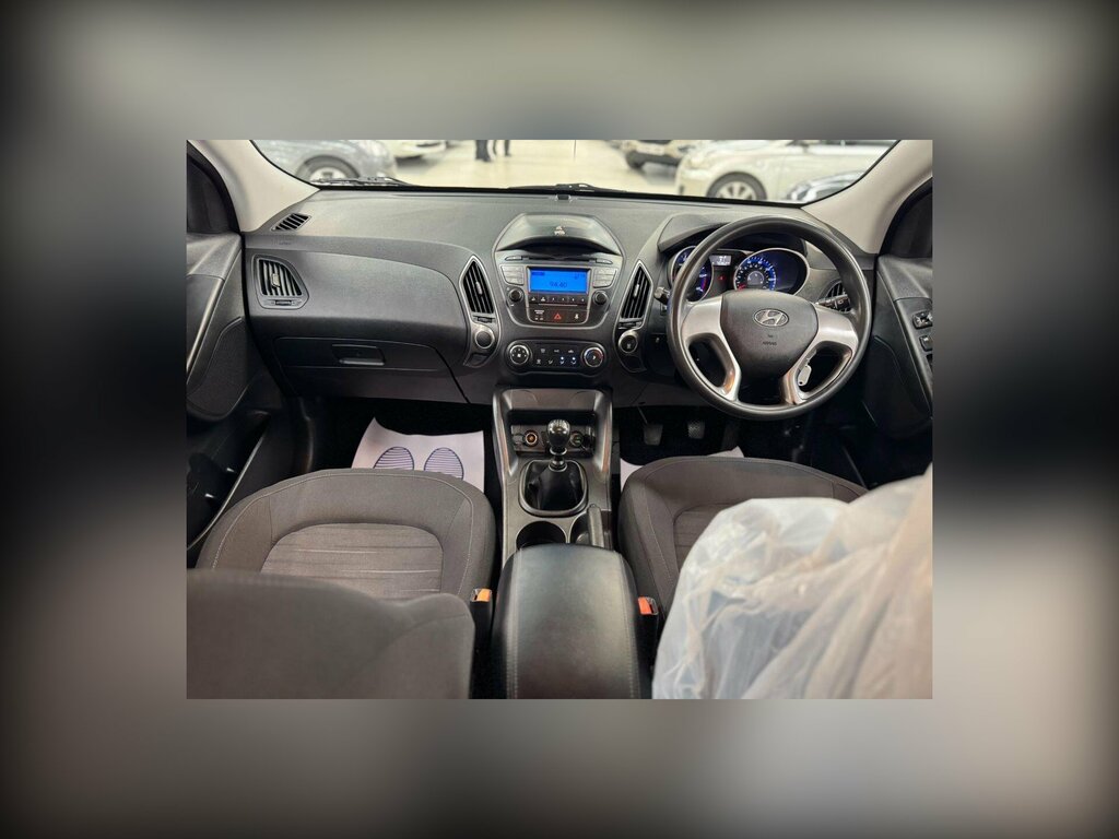 Hyundai Ix35 Estate White #11