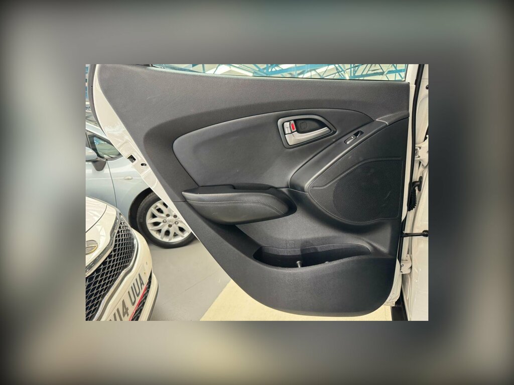 Hyundai Ix35 Estate White #44