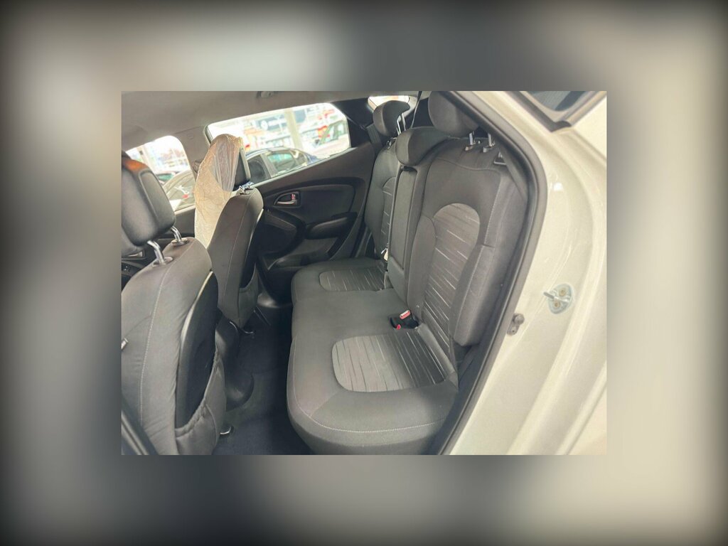 Hyundai Ix35 Estate White #42