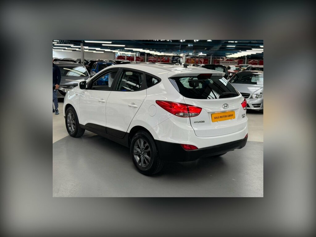 Hyundai Ix35 Estate White #1