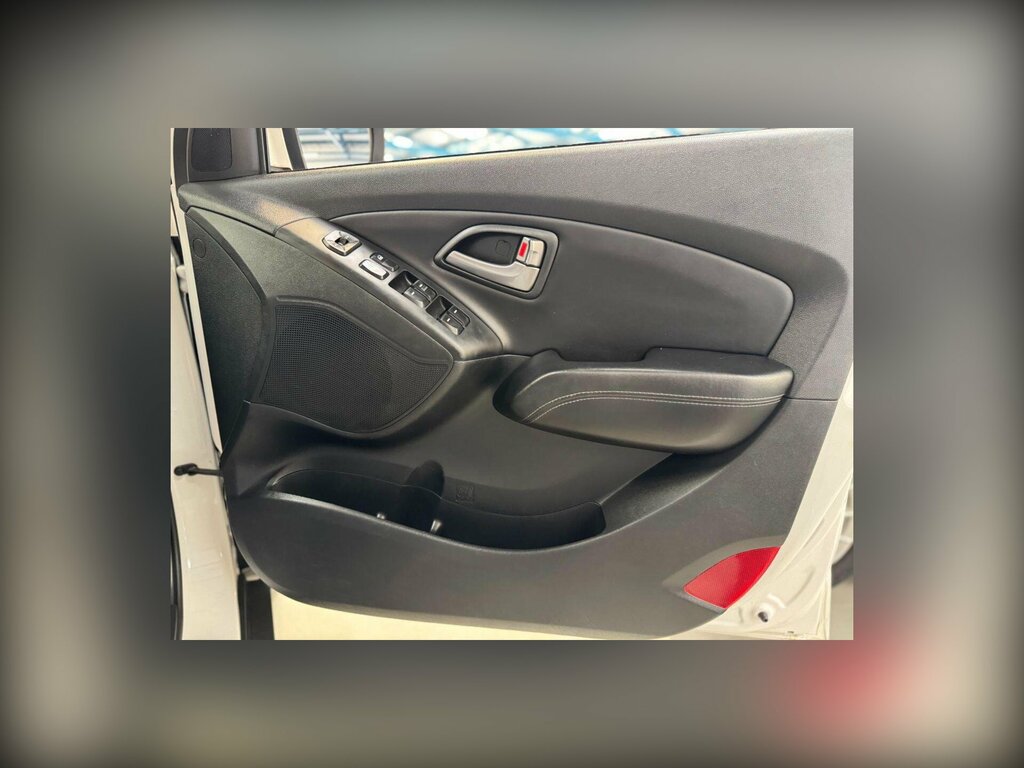 Hyundai Ix35 Estate White #36