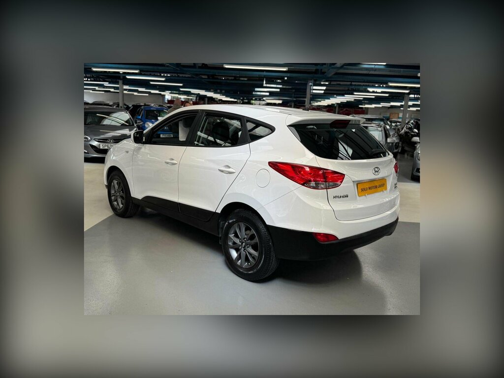 Hyundai Ix35 Estate White #6