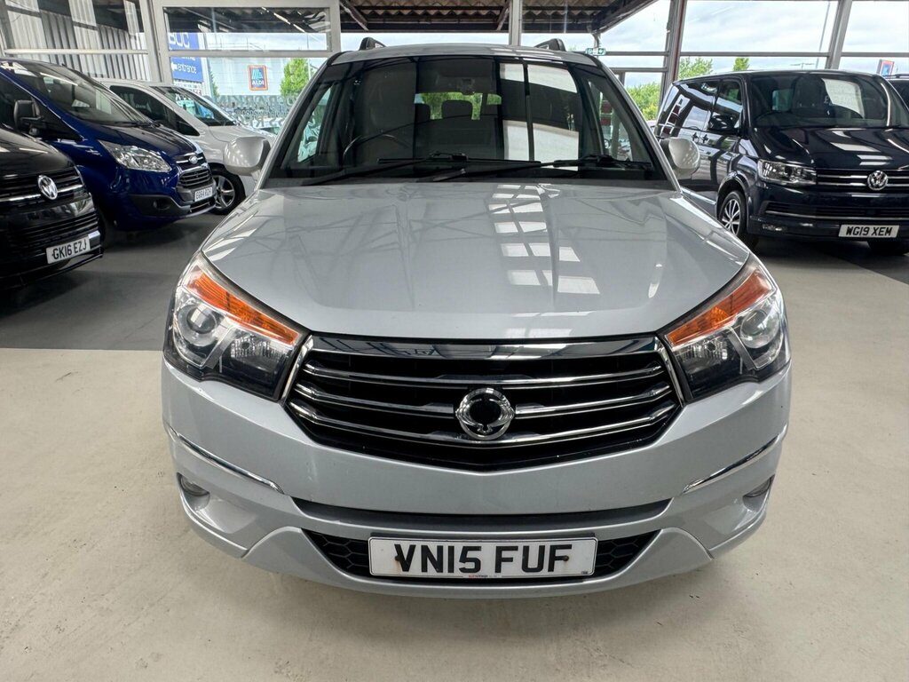 SsangYong Turismo 2.0 E-xdi Es Euro 5 Silver #2