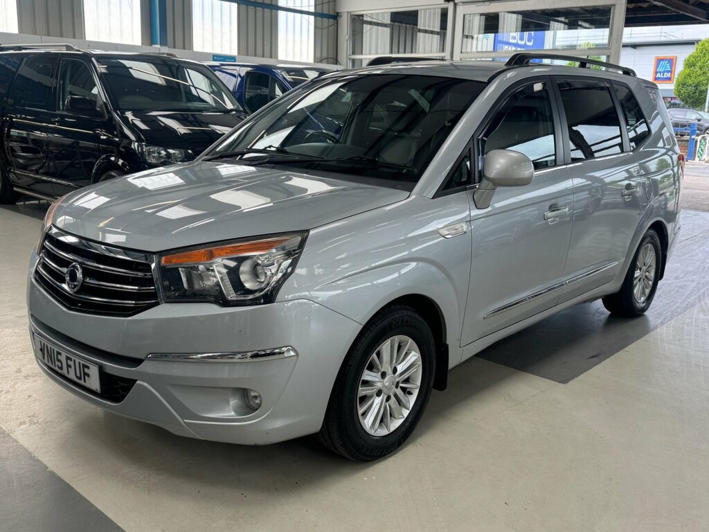 SsangYong Turismo 2.0 E-xdi Es Euro 5 Silver #3