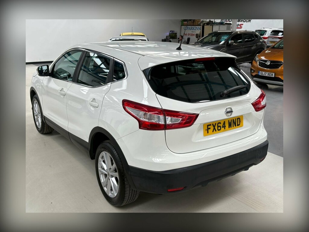 Nissan Qashqai 1.2 Dig-t Acenta 2Wd Euro 5 Ss FX64WND White #4