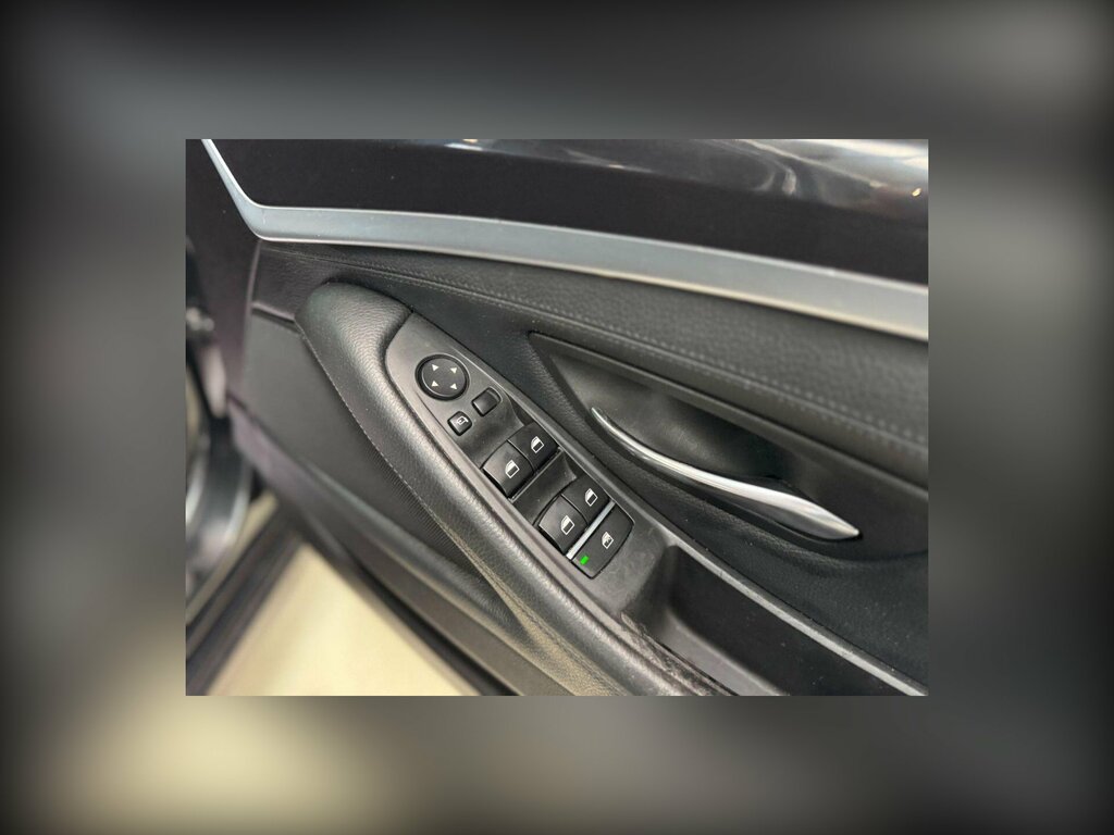 BMW 5 Series 525D Se Black #40