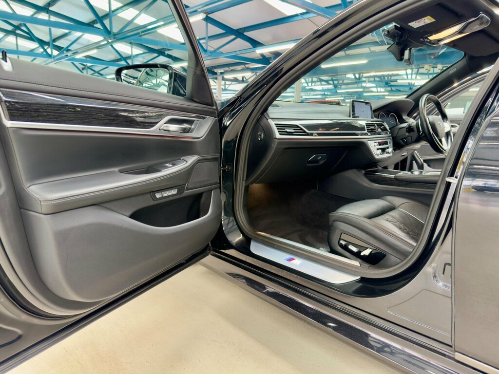 BMW 7 Series 740Li 4-Door Grey #32
