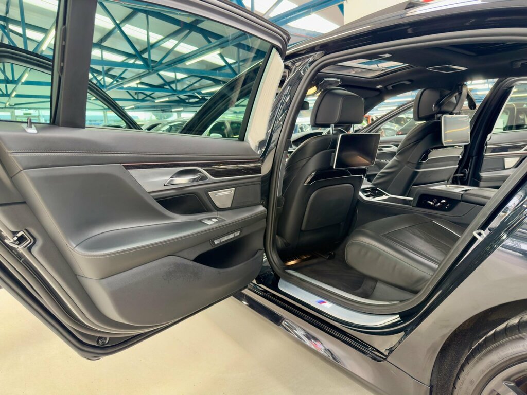 BMW 7 Series 740Li 4-Door Grey #42