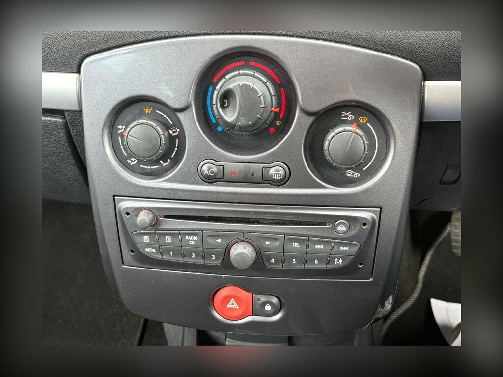 Renault Clio 1.5 Dynamique Tomtom Dci 88 Bhp Beige #21