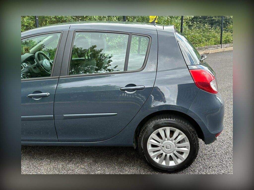 Renault Clio 1.5 Dynamique Tomtom Dci 88 Bhp Beige #17