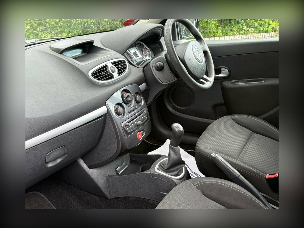 Renault Clio 1.5 Dynamique Tomtom Dci 88 Bhp Beige #18