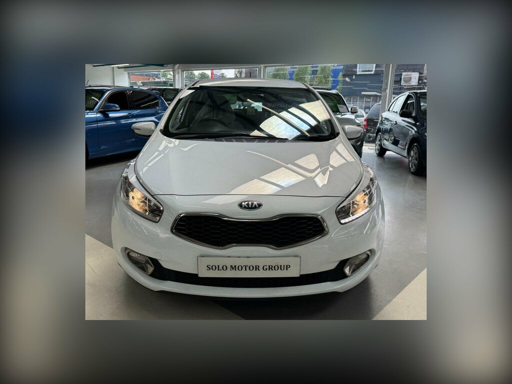Kia Ceed 1.6 Crdi Ecodynamics 2 Hatchback White #2