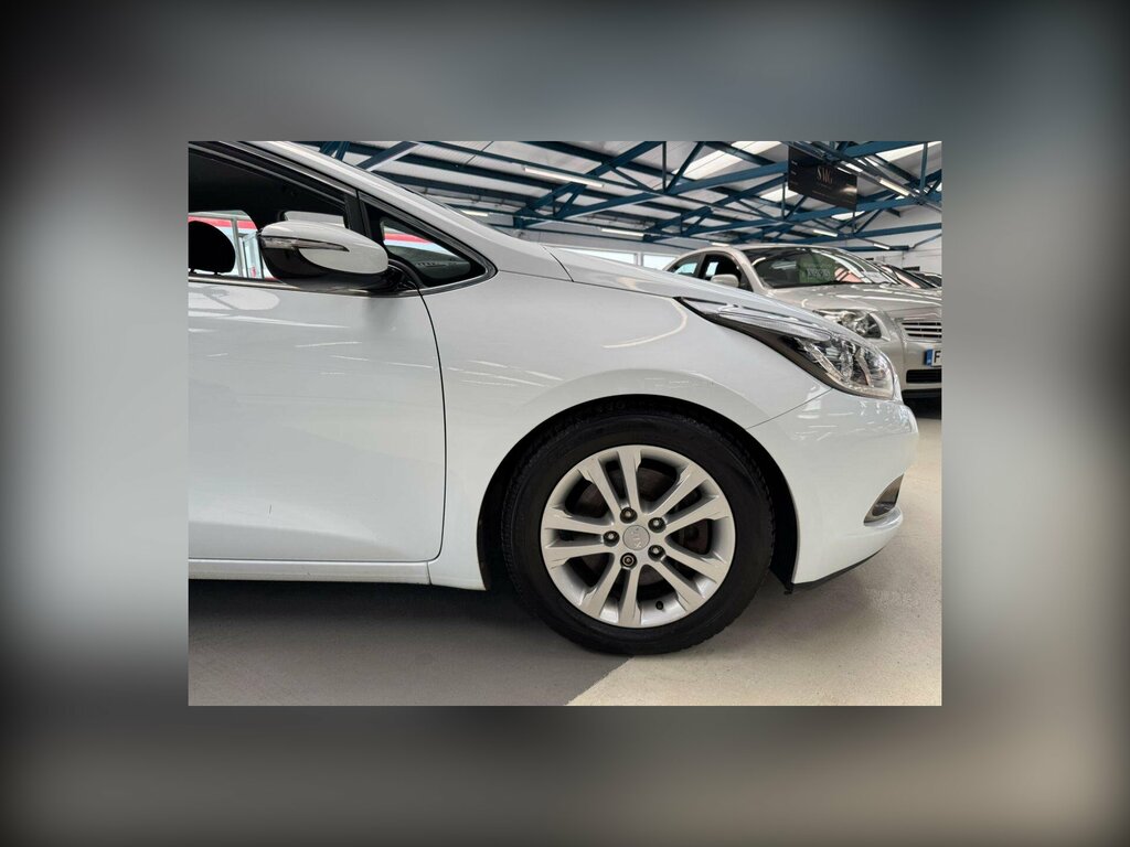 Kia Ceed Hatchback 1.6 Gdi Ecodynamics 3 Euro 5 Ss Silver #11