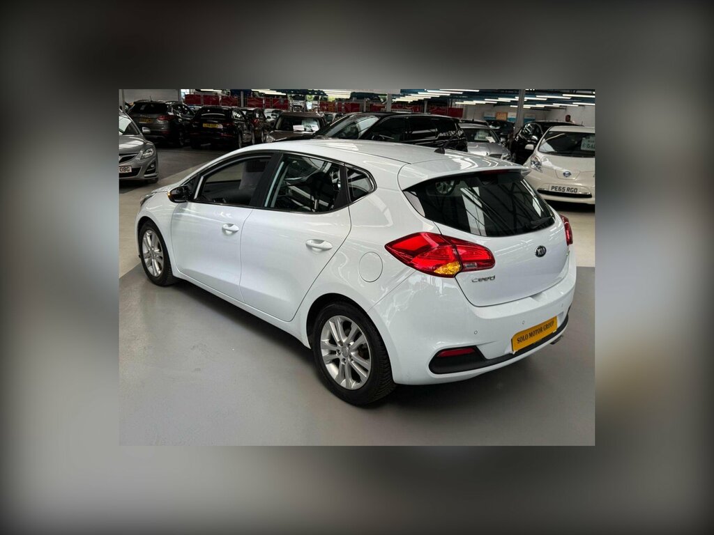 Kia Ceed Hatchback 1.6 Gdi Ecodynamics 3 Euro 5 Ss Silver #60