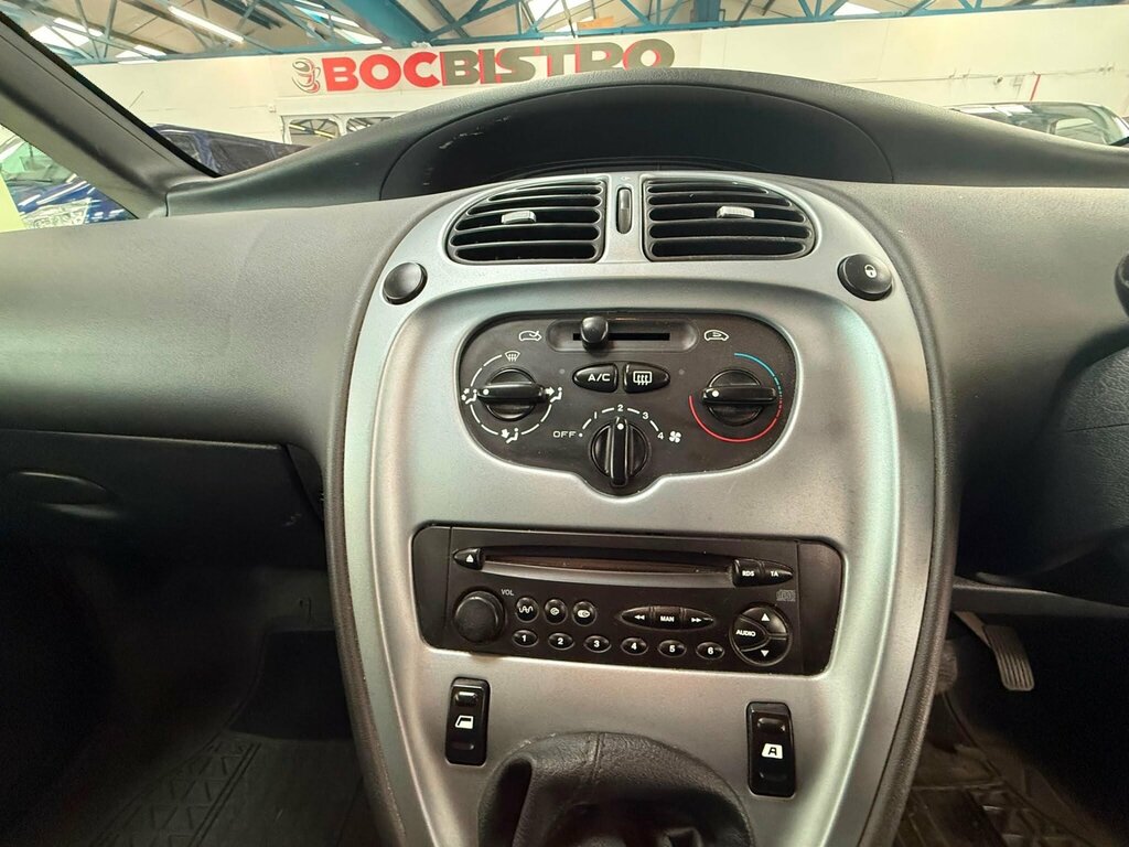 Citroen Xsara Picasso 1.6I 16V Desire Silver #8