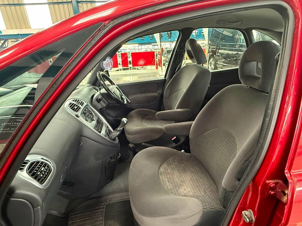 Citroen Xsara Picasso 1.6I 16V Desire Silver #18