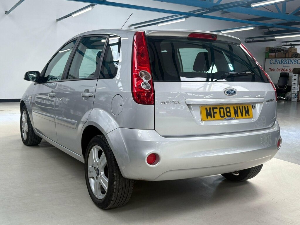 Ford Fiesta 1.4 Zetec Climate Silver #3