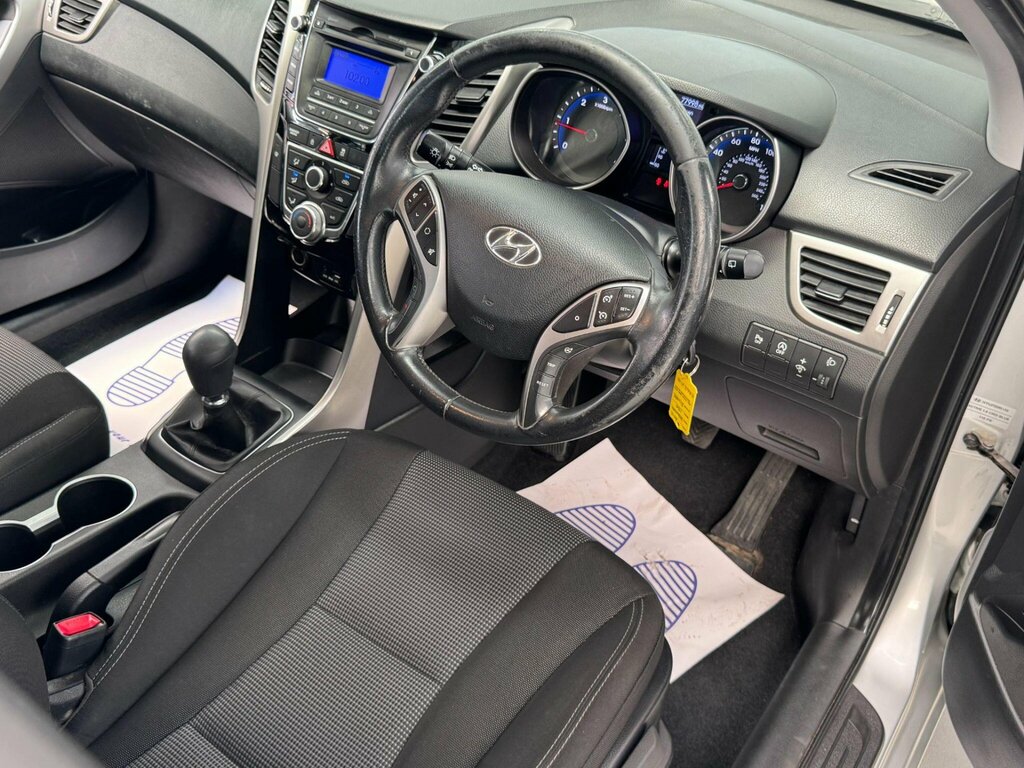 Hyundai I30 1.6 Crdi Blue Drive Active Euro 5 Ss Silver #3
