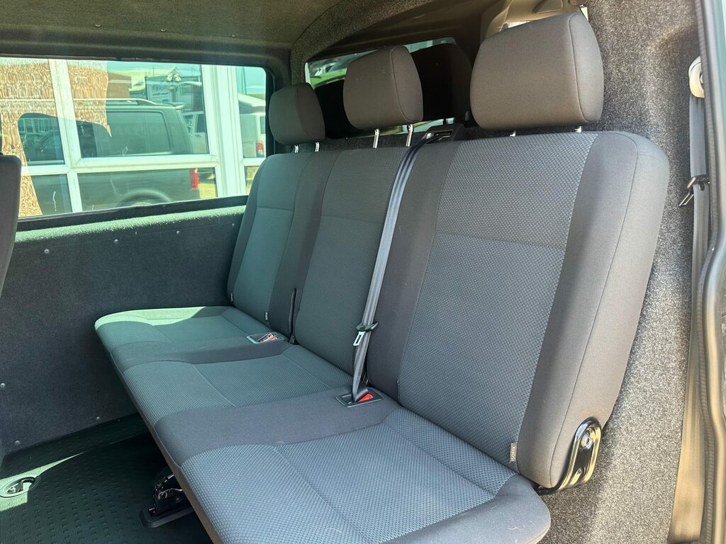 Volkswagen Transporter 2.0 Tdi Bmt 102 Highline Kombi Van  #3