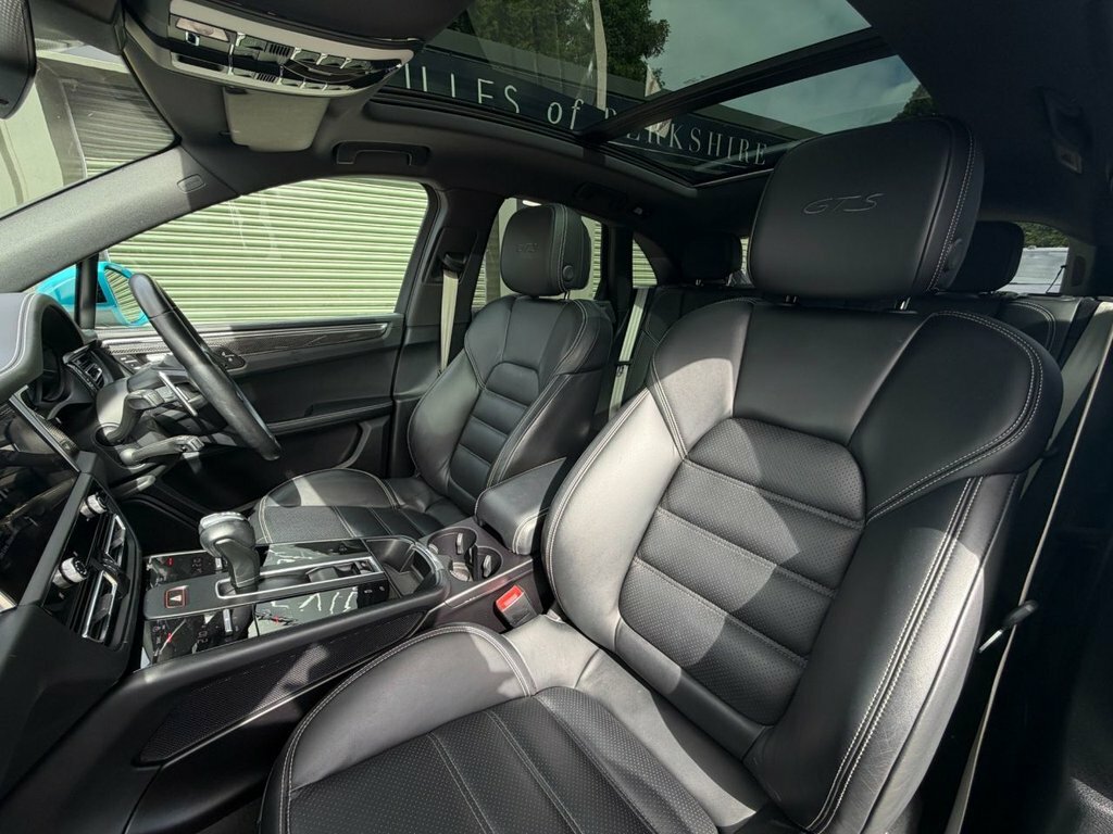Porsche Macan 2.9L Gts SD22LLV Blue #2
