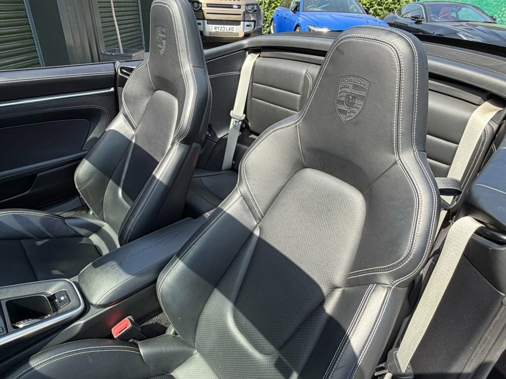Porsche 911 3L 992 Carrera S Black #2