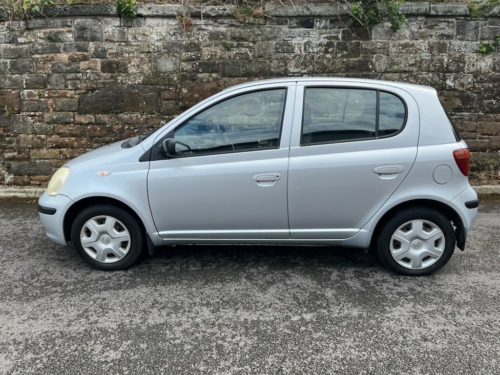 Toyota Yaris 1L T3 Silver #4
