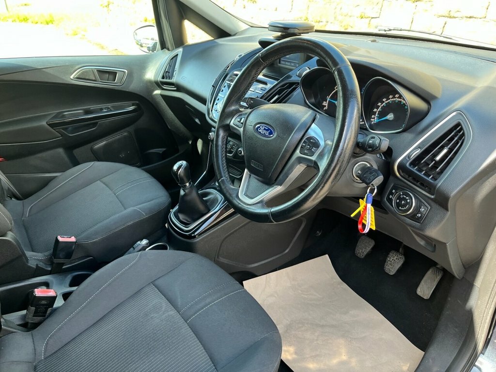Ford B-Max Titanium Red #15