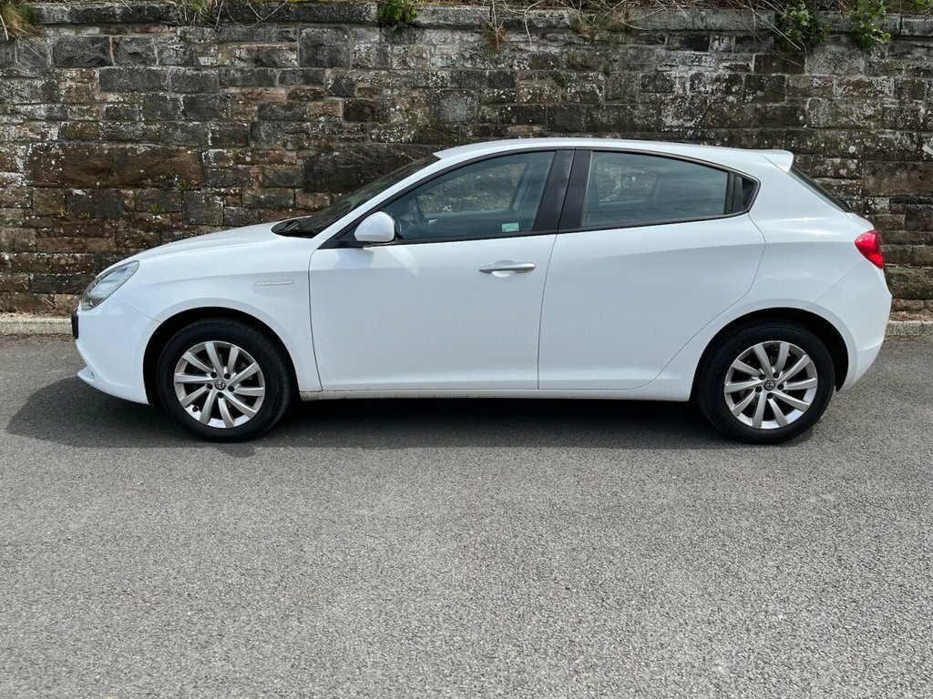Alfa Romeo Giulietta 1.4L Giulietta White #4
