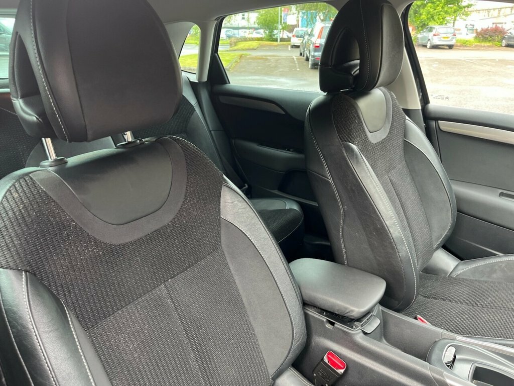 Citroen C4 Hatchback White #14