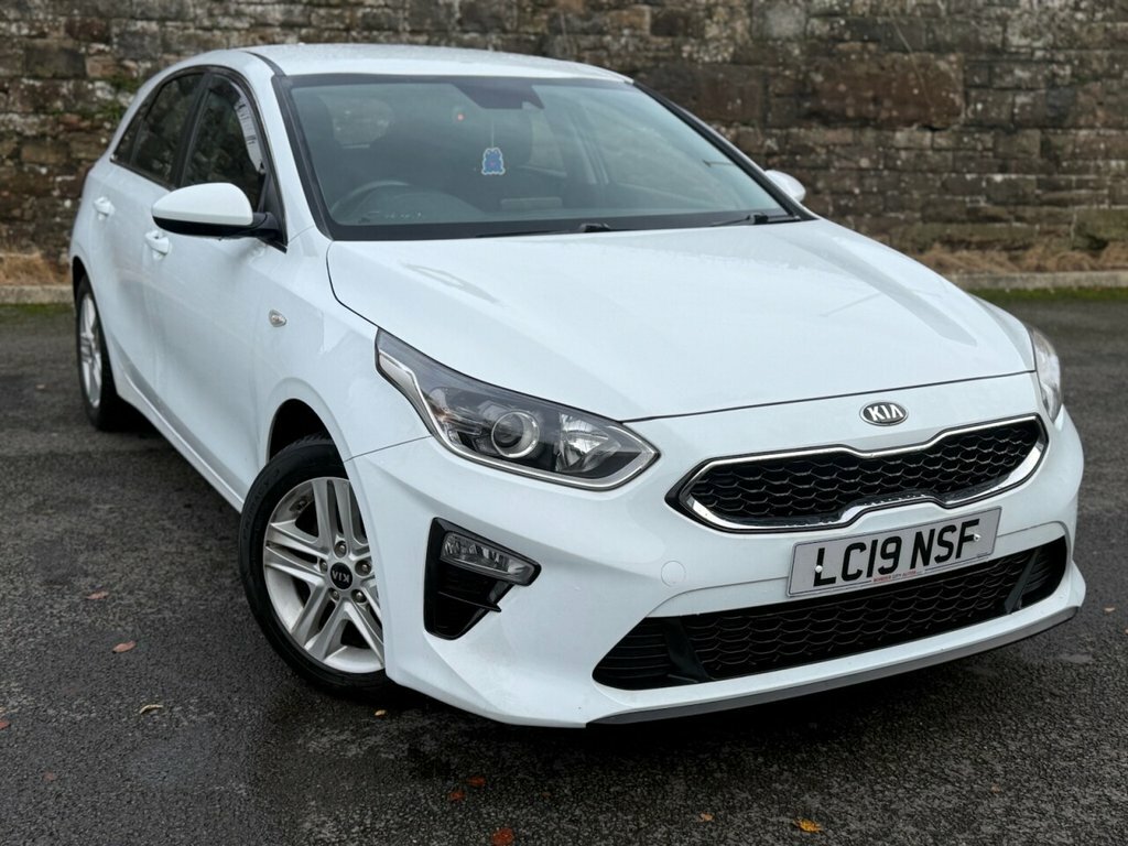 Kia Ceed 1L 2 White #3