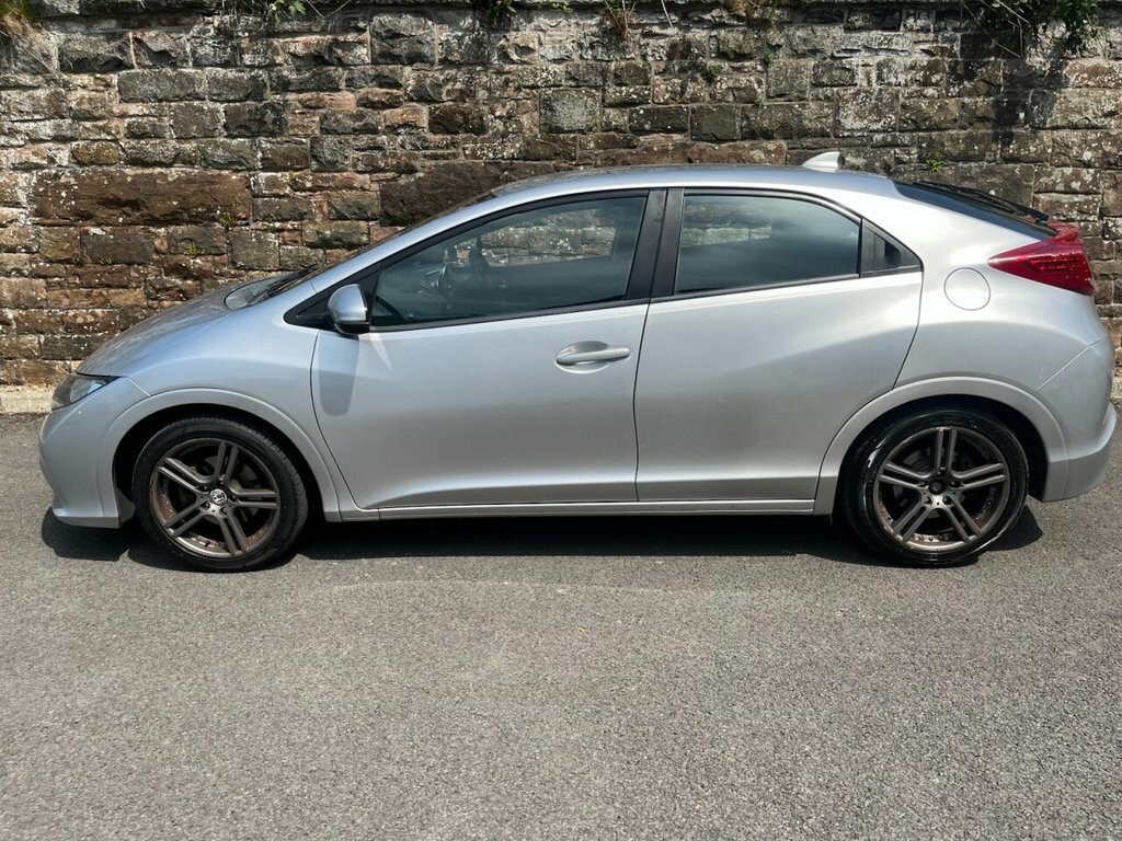 Honda Civic Hatchback FD13VUY Silver #4